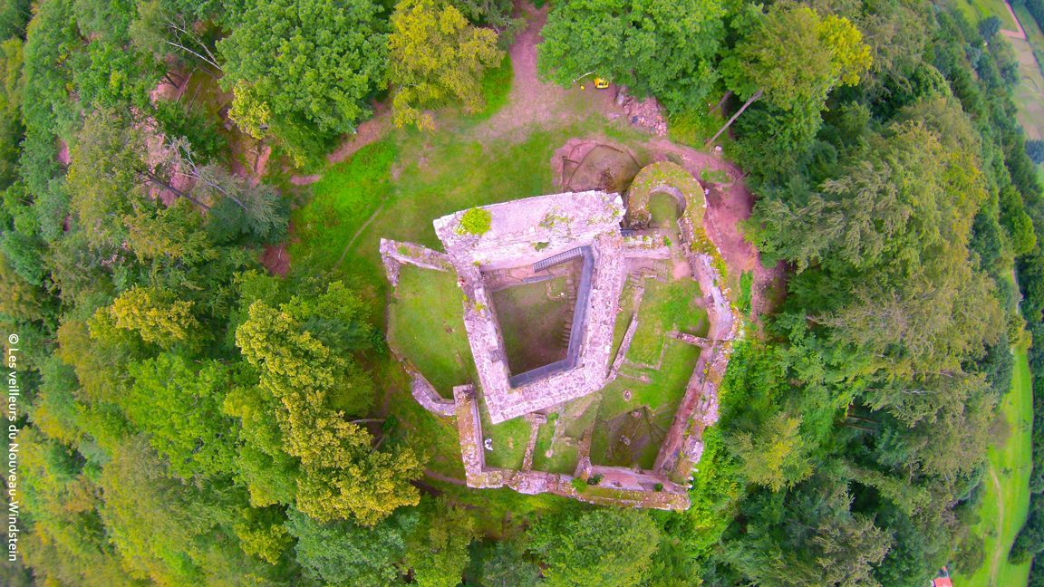 Vue aérienne château nouveau-windstein