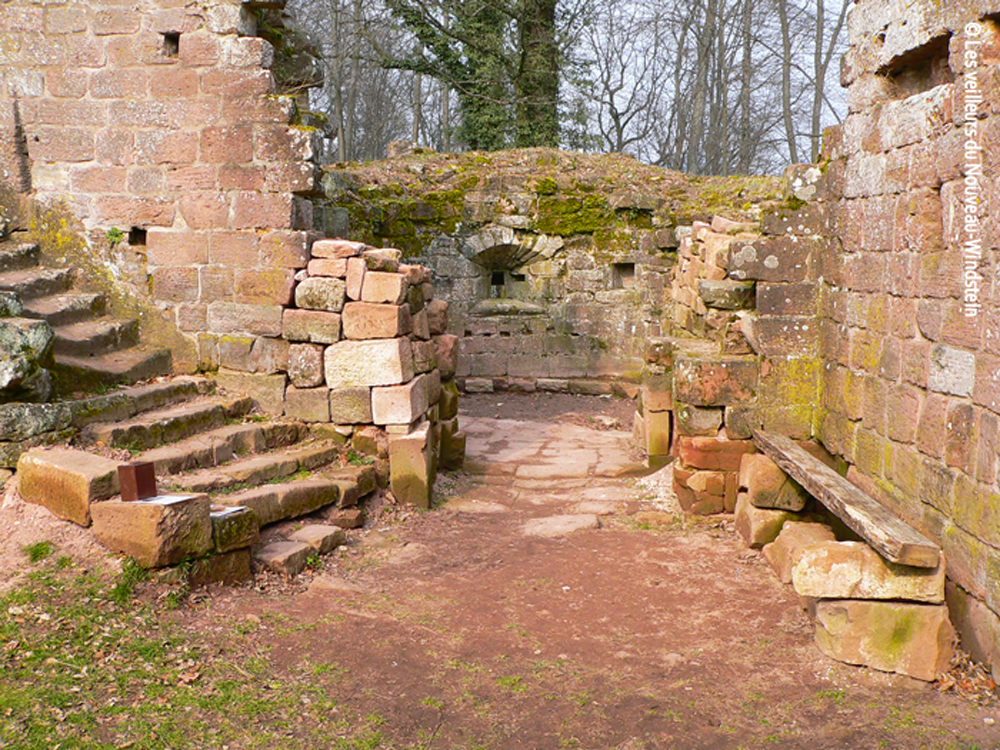 escalier et entrée primitive